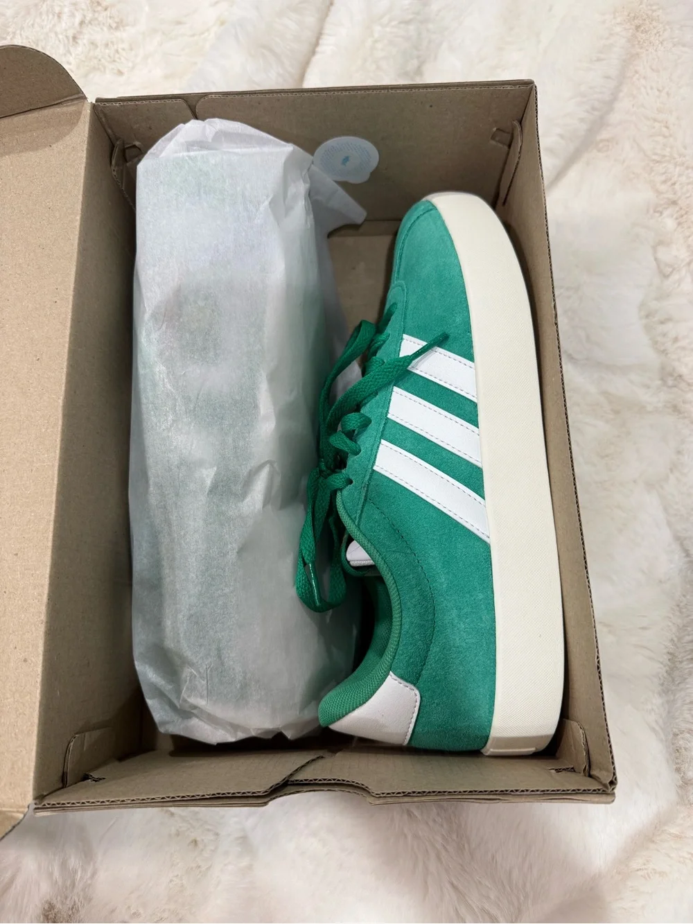 adidas women’s NEW in box Suede Sneaker in Green and White